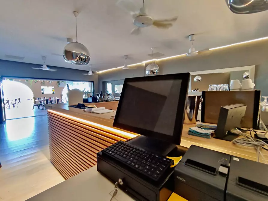 Immagine 8 di Locale commerciale in vendita  in Puntaldia a San Teodoro