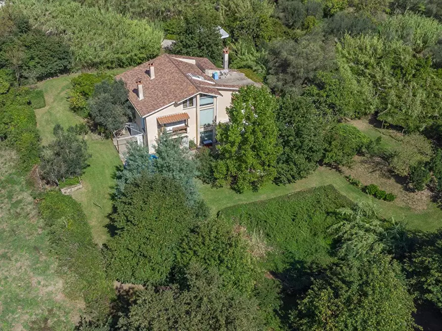 Immagine 1 di Villa in vendita  in Via Campagnanese a Campagnano Di Roma