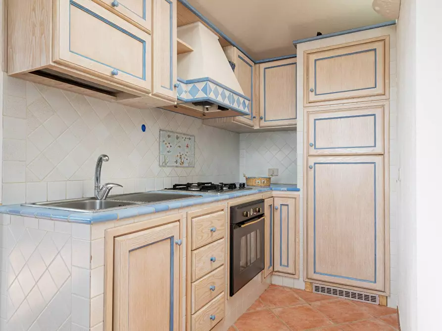 Immagine 13 di Appartamento in vendita  in VIA DELLE BREZZE a Olbia