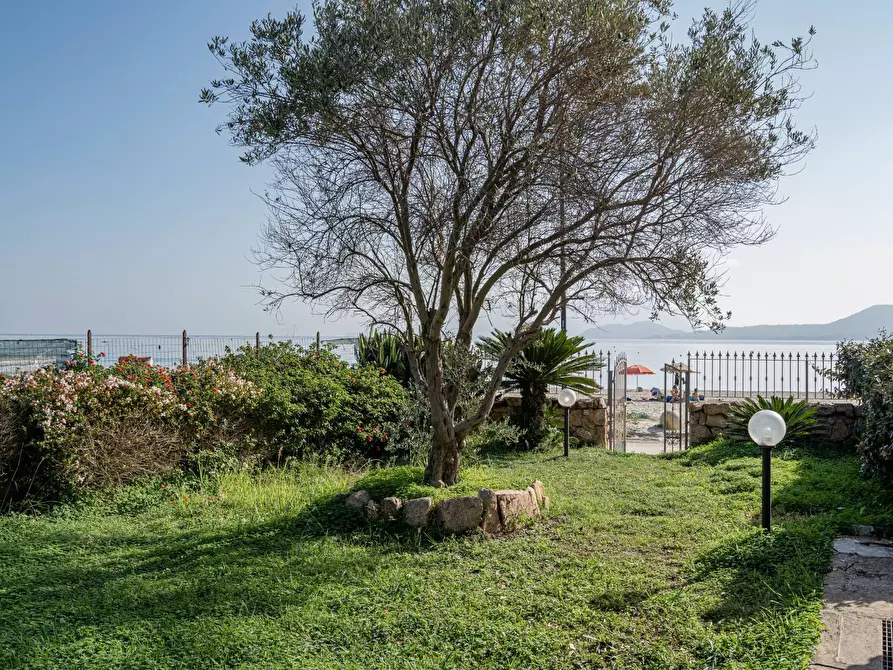 Immagine 5 di Appartamento in vendita  in VIA DELLE BREZZE a Olbia