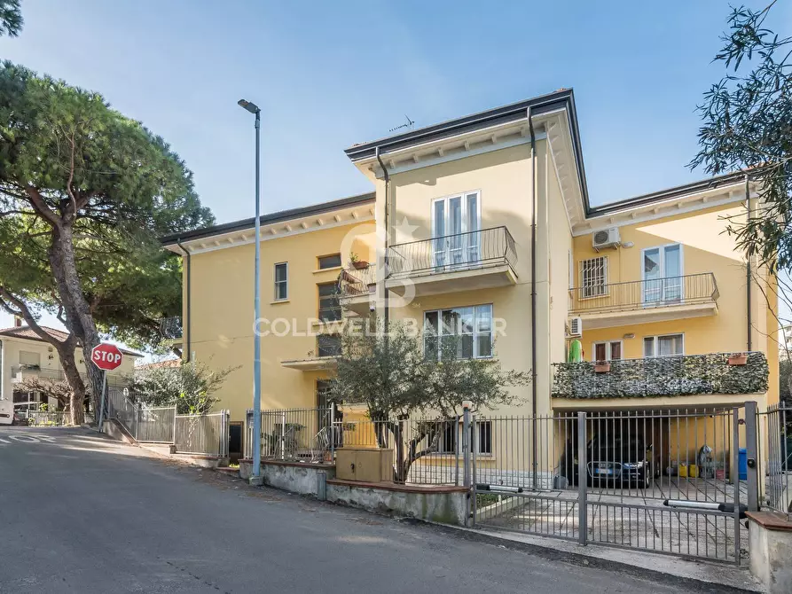 Immagine 12 di Appartamento in vendita  in Viale Tripoli a Riccione