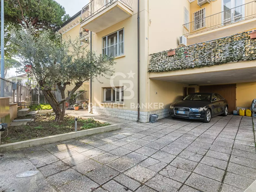 Immagine 16 di Appartamento in vendita  in Viale Tripoli a Riccione