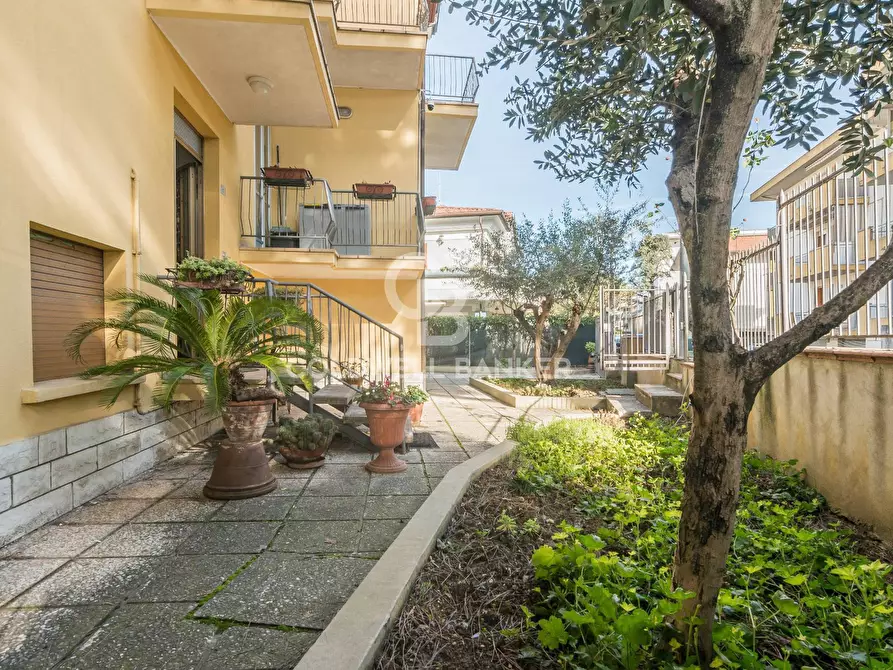 Immagine 19 di Appartamento in vendita  in Viale Tripoli a Riccione