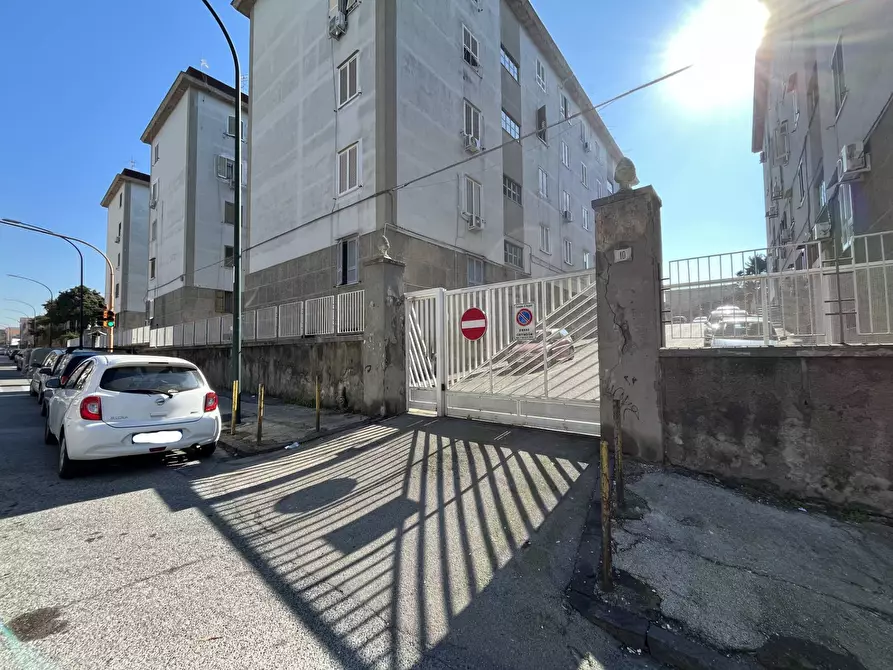 Immagine 17 di Appartamento in vendita  in via Angelo Camillo de Meis a Napoli