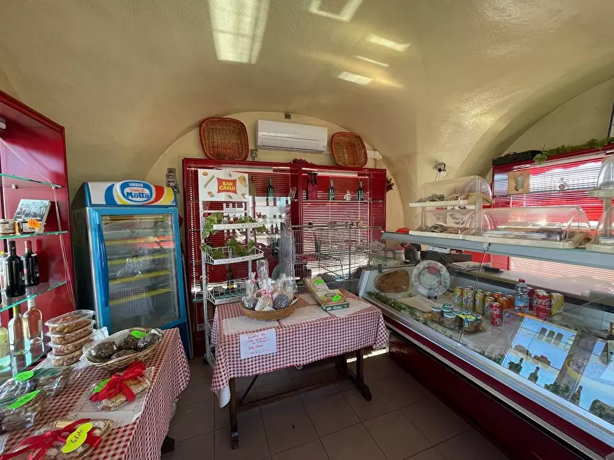Immagine 4 di Attività commerciale in vendita  in Stazione Marittima - Golfo Aranci a Golfo Aranci