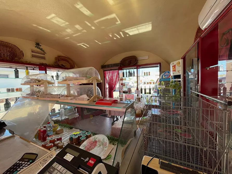 Immagine 11 di Attività commerciale in vendita  in Stazione Marittima - Golfo Aranci a Golfo Aranci