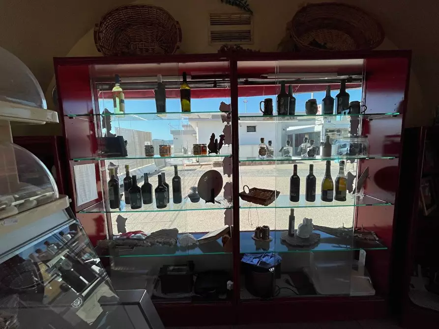 Immagine 16 di Attività commerciale in vendita  in Stazione Marittima - Golfo Aranci a Golfo Aranci