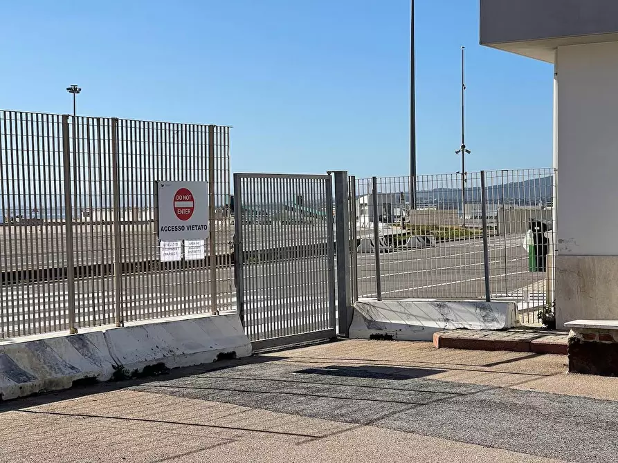 Immagine 18 di Attività commerciale in vendita  in Stazione Marittima - Golfo Aranci a Golfo Aranci