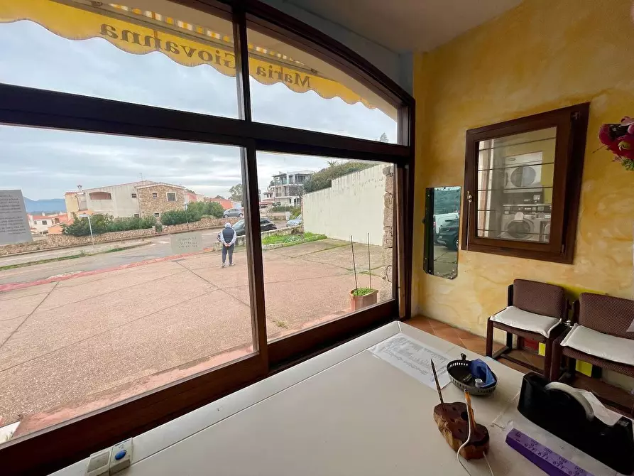 Immagine 4 di Locale commerciale in vendita  in Via Sarra lu Entu Canniggione Costa Smeralda a Arzachena