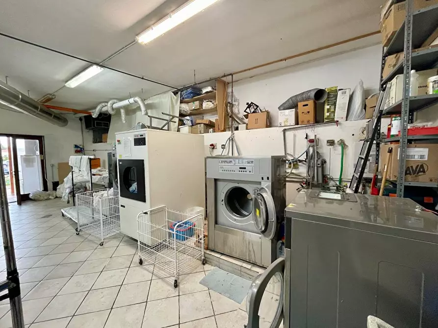 Immagine 15 di Locale commerciale in vendita  in Via Sarra lu Entu Canniggione Costa Smeralda a Arzachena