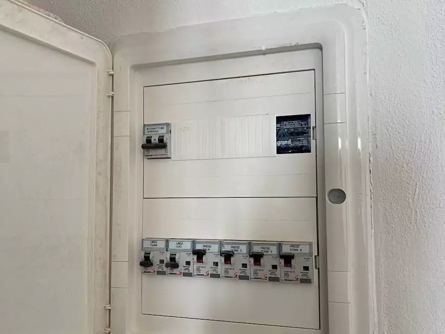 Immagine 14 di Ufficio in affitto  in Piazza Matteotti a Olbia