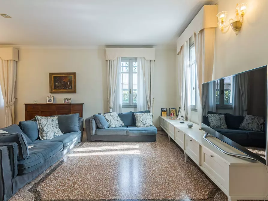 Immagine 6 di Villa in vendita  in Viale D. Chiesa a Riccione