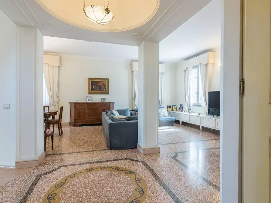 Immagine 13 di Villa in vendita  in Viale D. Chiesa a Riccione