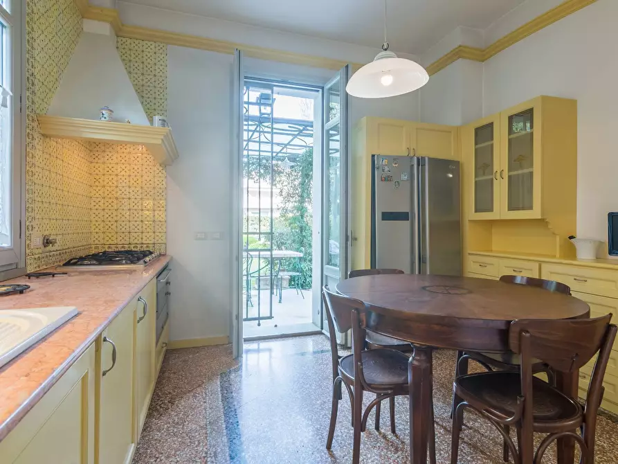 Immagine 17 di Villa in vendita  in Viale D. Chiesa a Riccione