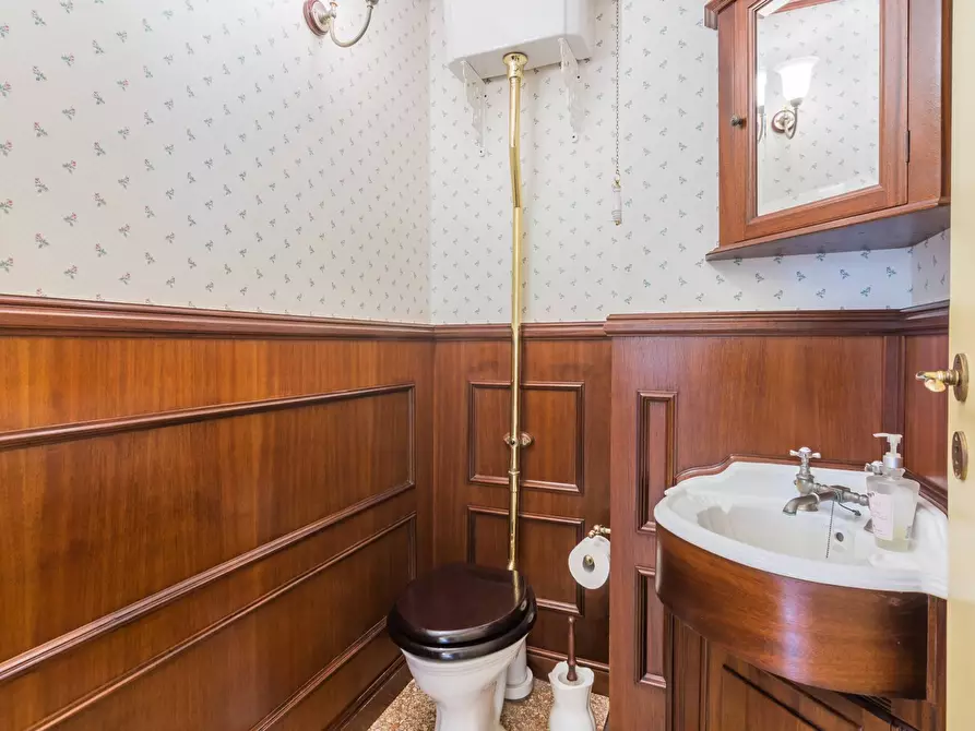 Immagine 18 di Villa in vendita  in Viale D. Chiesa a Riccione