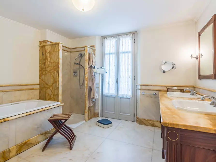 Immagine 24 di Villa in vendita  in Viale D. Chiesa a Riccione