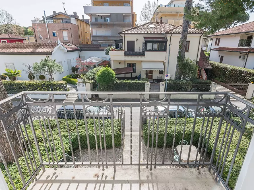 Immagine 26 di Villa in vendita  in Viale D. Chiesa a Riccione