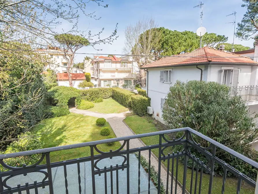 Immagine 5 di Villa in vendita  in Viale D. Chiesa a Riccione