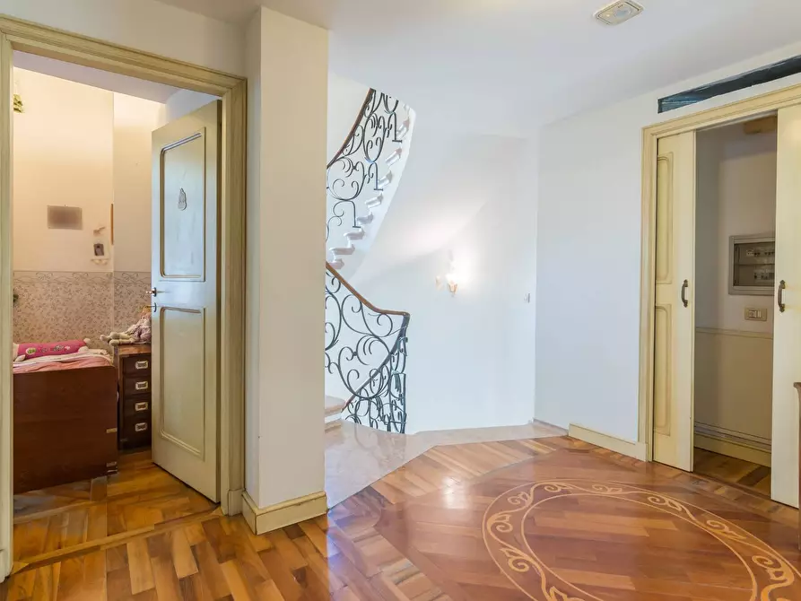 Immagine 29 di Villa in vendita  in Viale D. Chiesa a Riccione