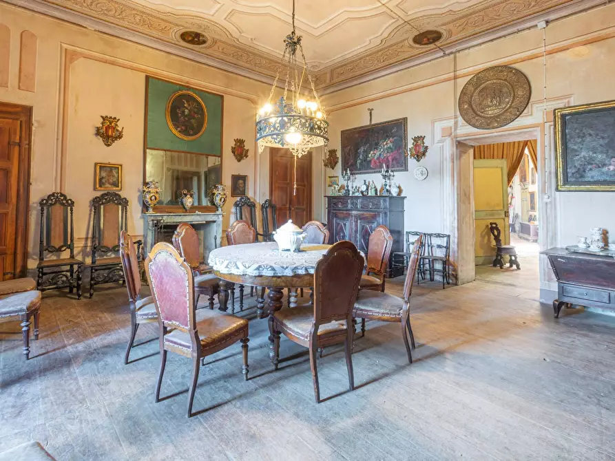 Immagine 9 di Castello in vendita  in Via Roma a Baldissero D'alba