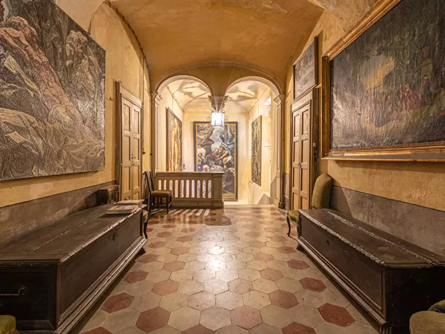 Immagine 14 di Castello in vendita  in Via Roma a Baldissero D'alba