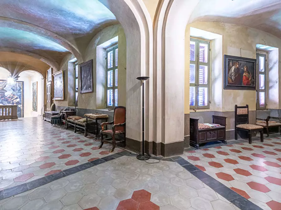 Immagine 15 di Castello in vendita  in Via Roma a Baldissero D'alba