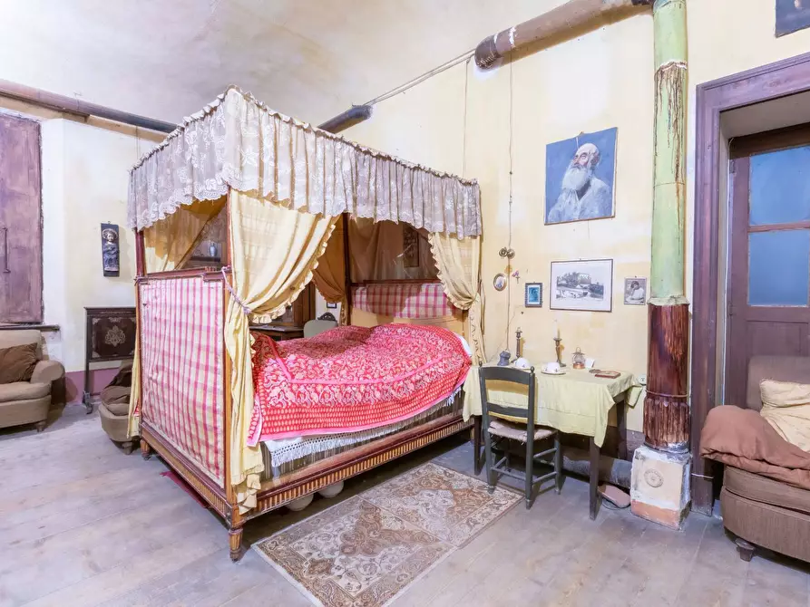 Immagine 16 di Castello in vendita  in Via Roma a Baldissero D'alba