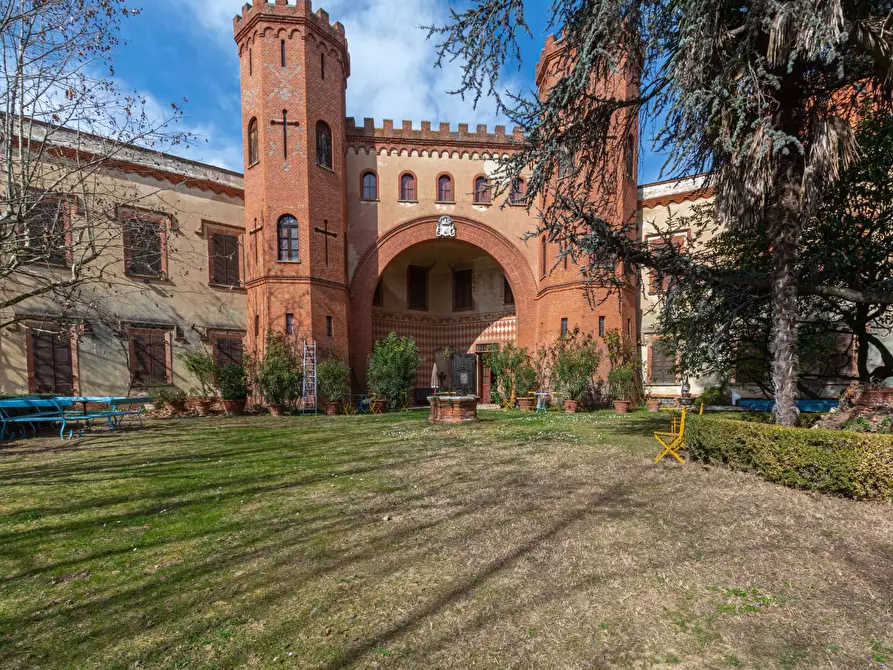 Immagine 24 di Castello in vendita  in Via Roma a Baldissero D'alba