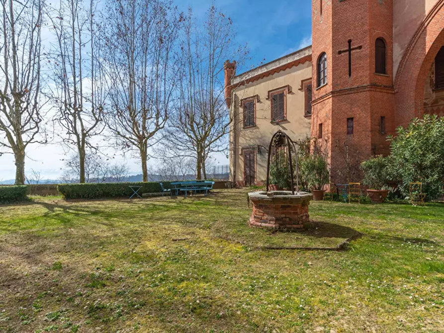 Immagine 27 di Castello in vendita  in Via Roma a Baldissero D'alba
