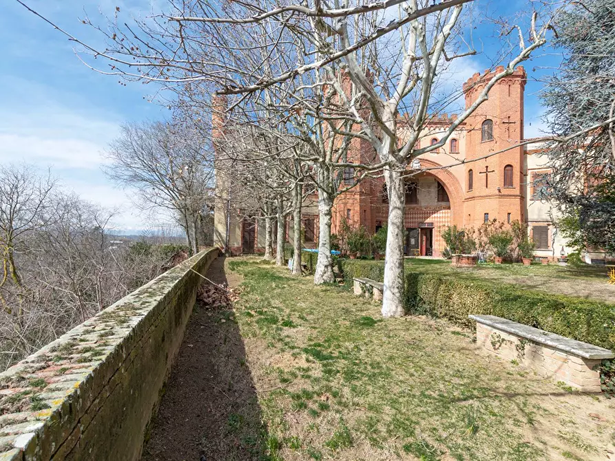 Immagine 29 di Castello in vendita  in Via Roma a Baldissero D'alba