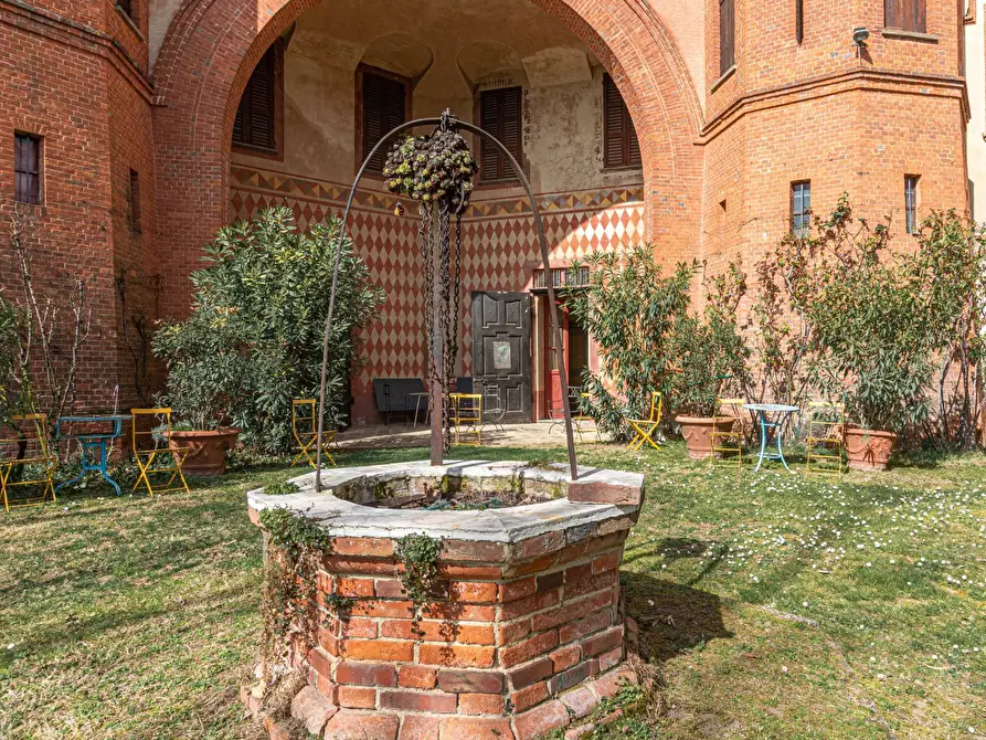 Immagine 30 di Castello in vendita  in Via Roma a Baldissero D'alba