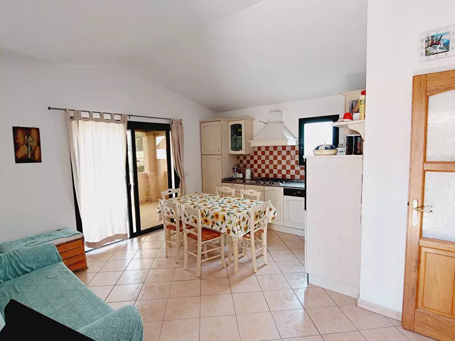 Immagine 4 di Appartamento in vendita  in via mannironi a Budoni