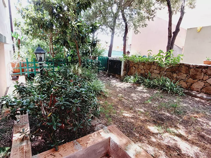 Immagine 15 di Appartamento in vendita  in via mannironi a Budoni