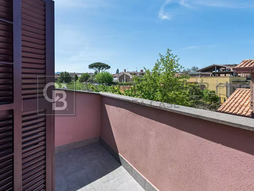 Immagine 24 di Villa in vendita  in via Venezia a Ciampino