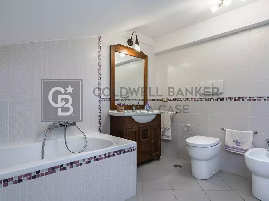 Immagine 26 di Villa in vendita  in via Venezia a Ciampino