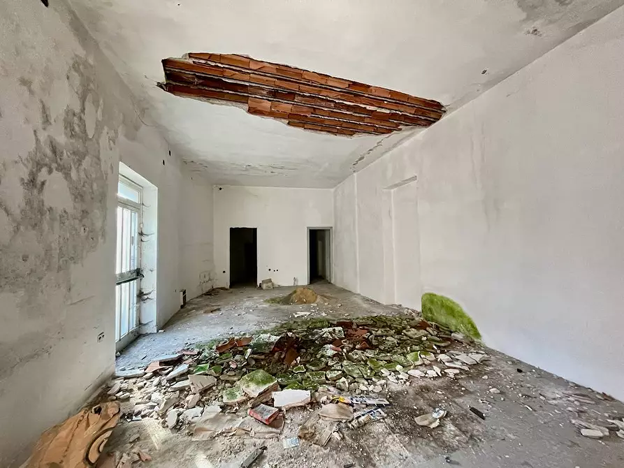 Immagine 3 di Locale commerciale in vendita  in Piazza Fumu Mossa a Buddusò