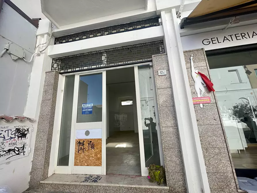 Immagine 6 di Negozio in affitto  in Via Regina Elena a Olbia