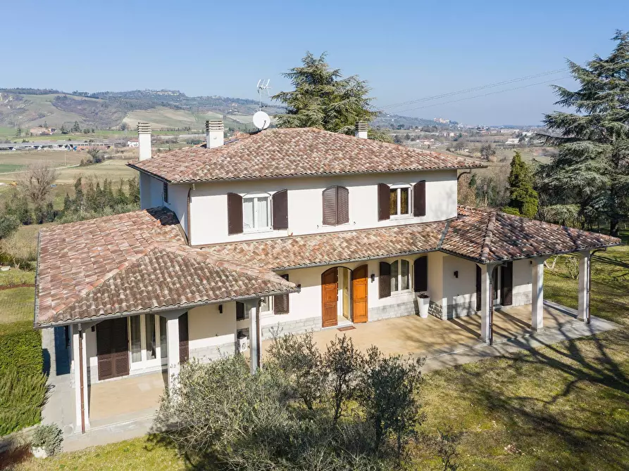 Immagine 1 di Villa in vendita  in Via C. Monari a Castrocaro Terme E Terra Del Sole