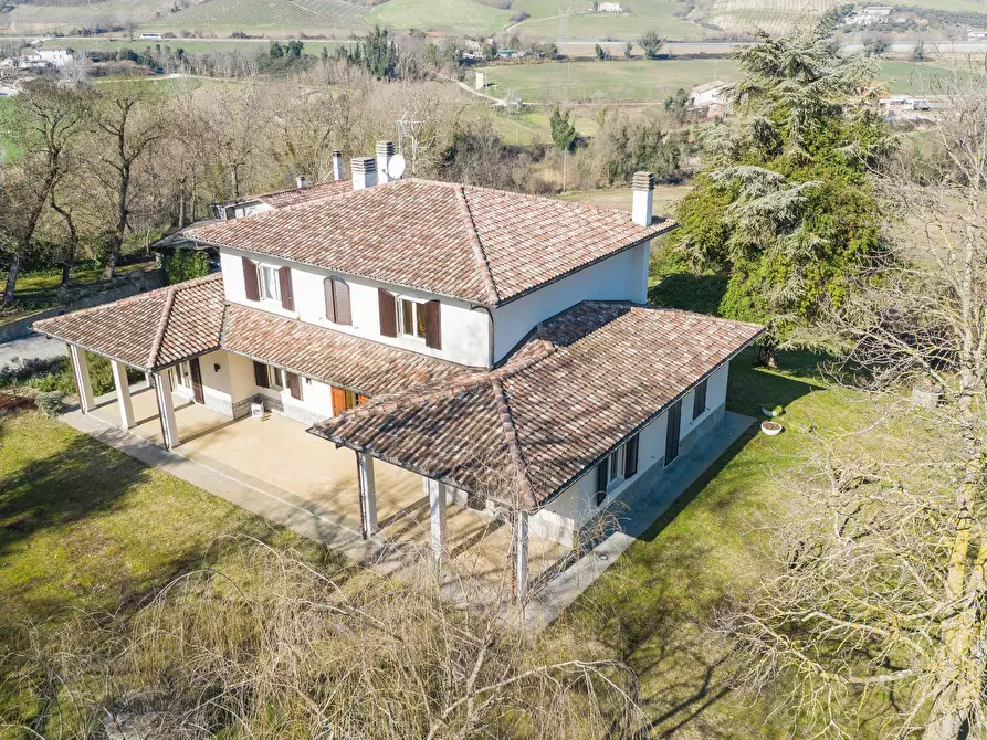 Immagine 1 di Villa in vendita  in Via C. Monari a Castrocaro Terme E Terra Del Sole