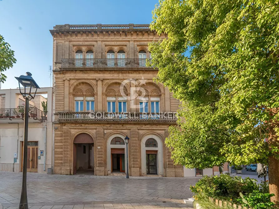 Immagine 1 di Palazzo in vendita  in Viale della Repubblica a Aradeo