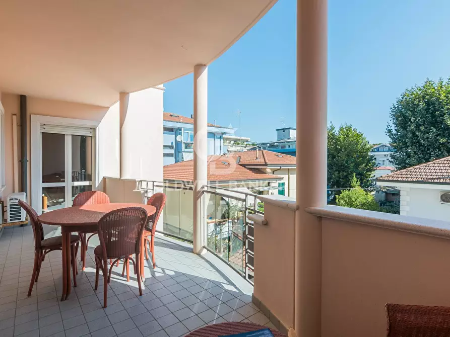 Immagine 1 di Appartamento in vendita  in Viale Amintore Galli a Riccione