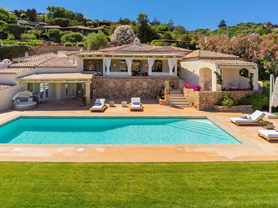 Immagine 1 di Villa in affitto  in Via Del Golf - Porto Cervo a Arzachena