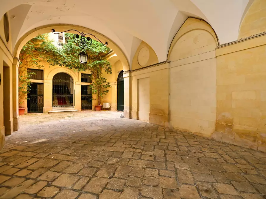 Immagine 1 di Palazzo in vendita  in Via Giuseppe Palmieri a Lecce