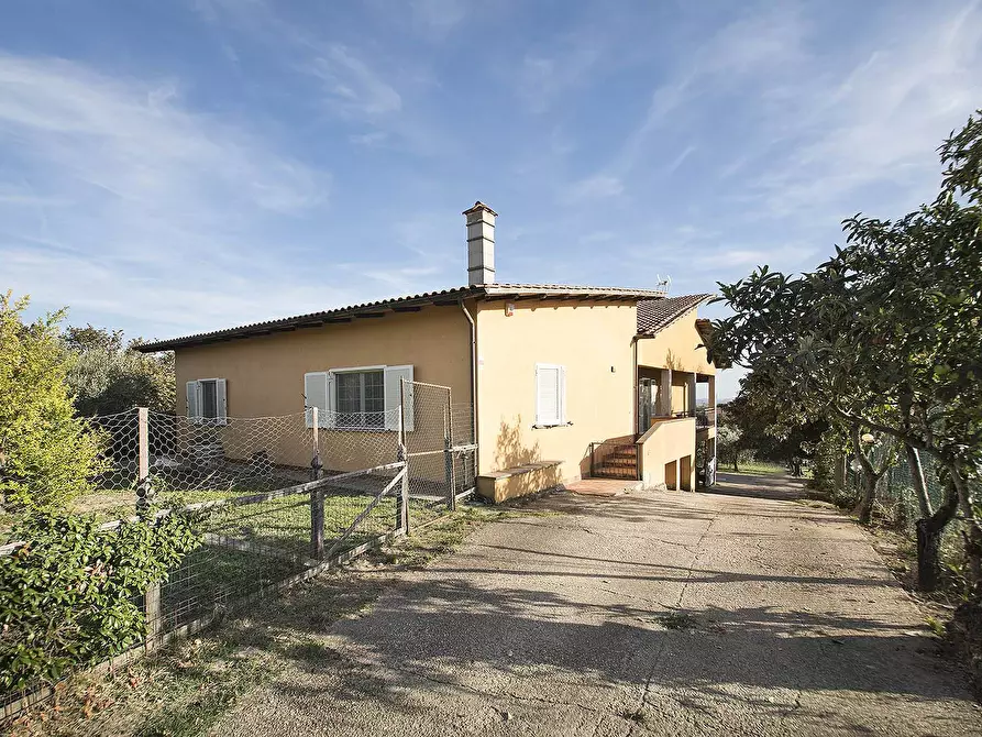 Immagine 1 di Casa semindipendente in vendita  in Località Cucciale a Caprarola