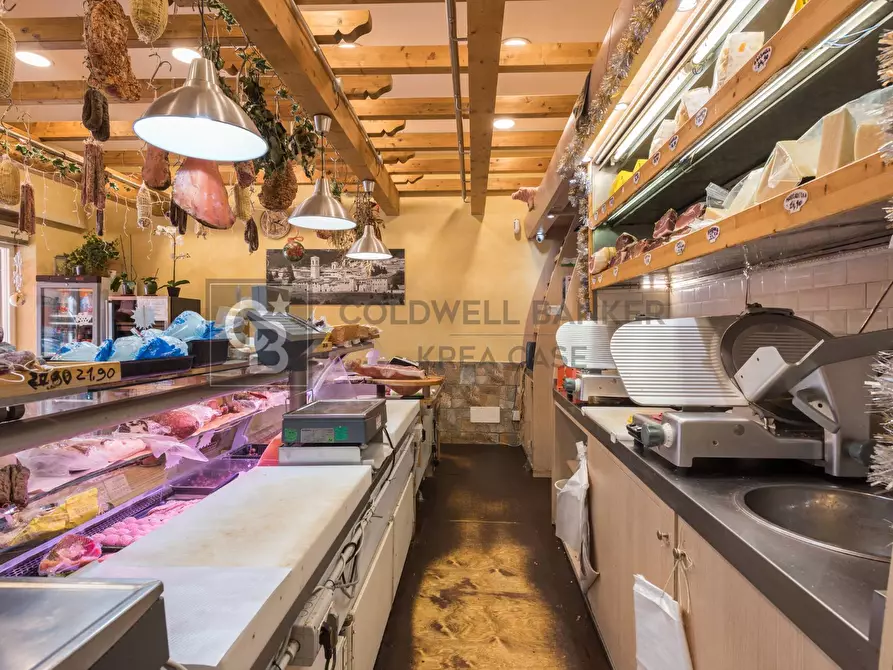 Immagine 6 di Locale commerciale in vendita  in Via San Francesco D'Assisi a Ciampino