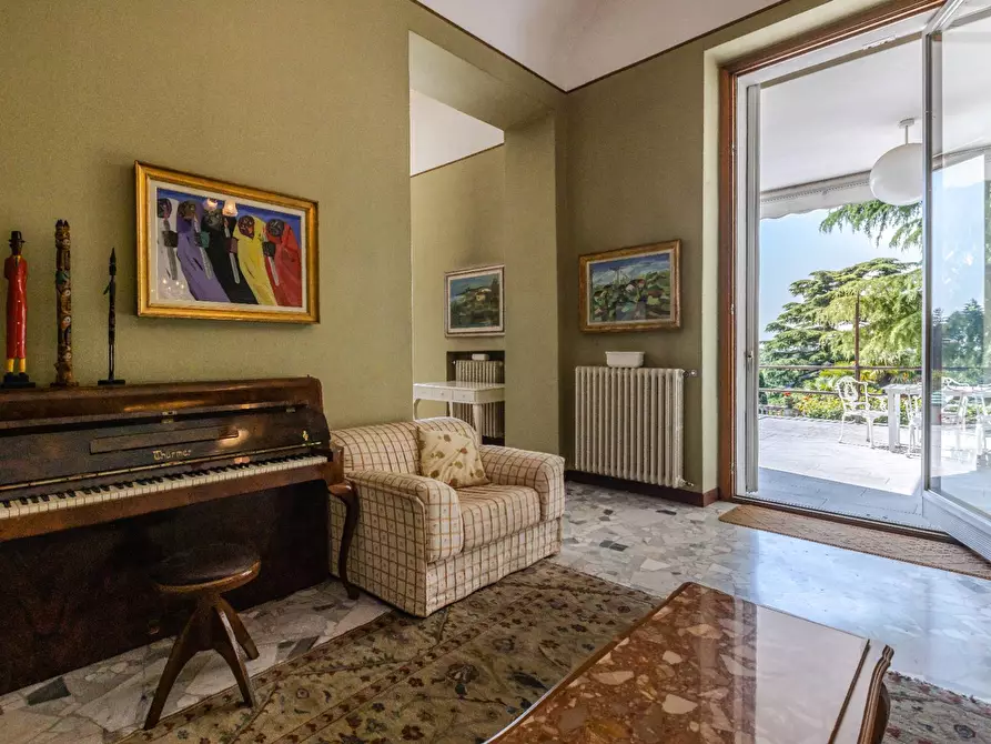 Immagine 20 di Villa in vendita  in Via Della Costa a Longone Al Segrino