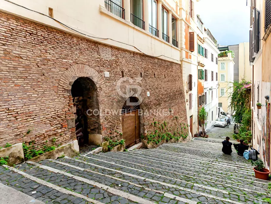 Immagine 21 di Appartamento in vendita  in Via Dei Ciancaleoni a Roma