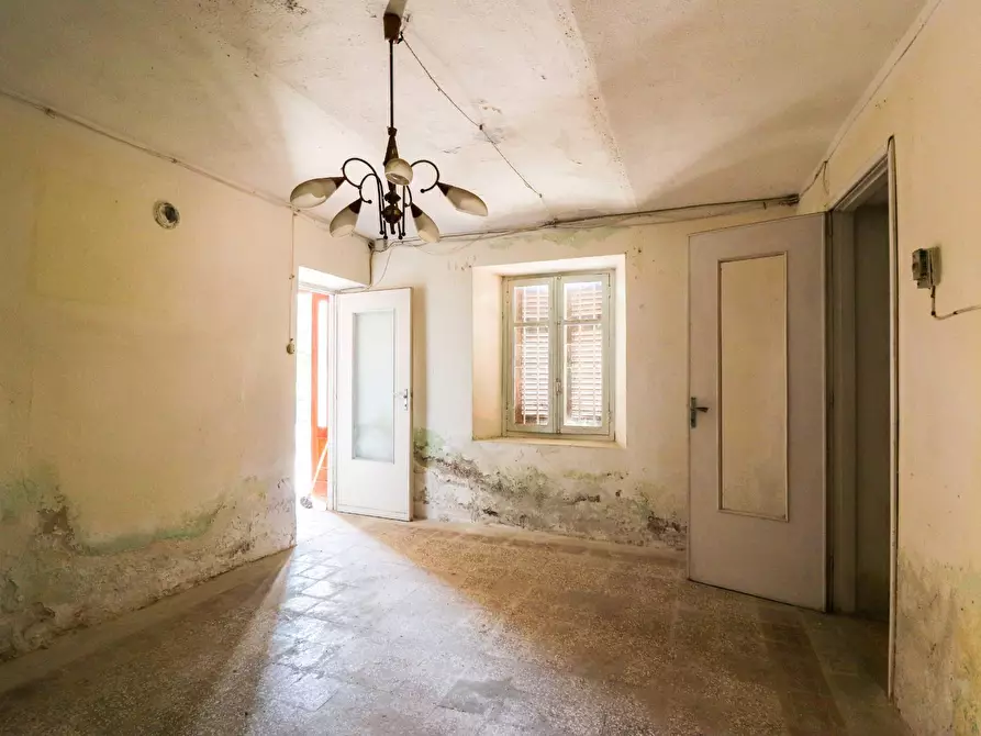 Immagine 15 di Rustico / casale in vendita  in Via Cavour a Cortiglione