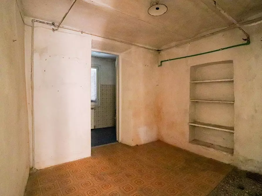 Immagine 10 di Rustico / casale in vendita  in Via Cavour a Cortiglione