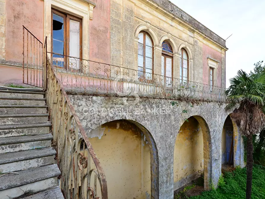 Immagine 1 di Palazzo in vendita  in Via Lecce a Squinzano